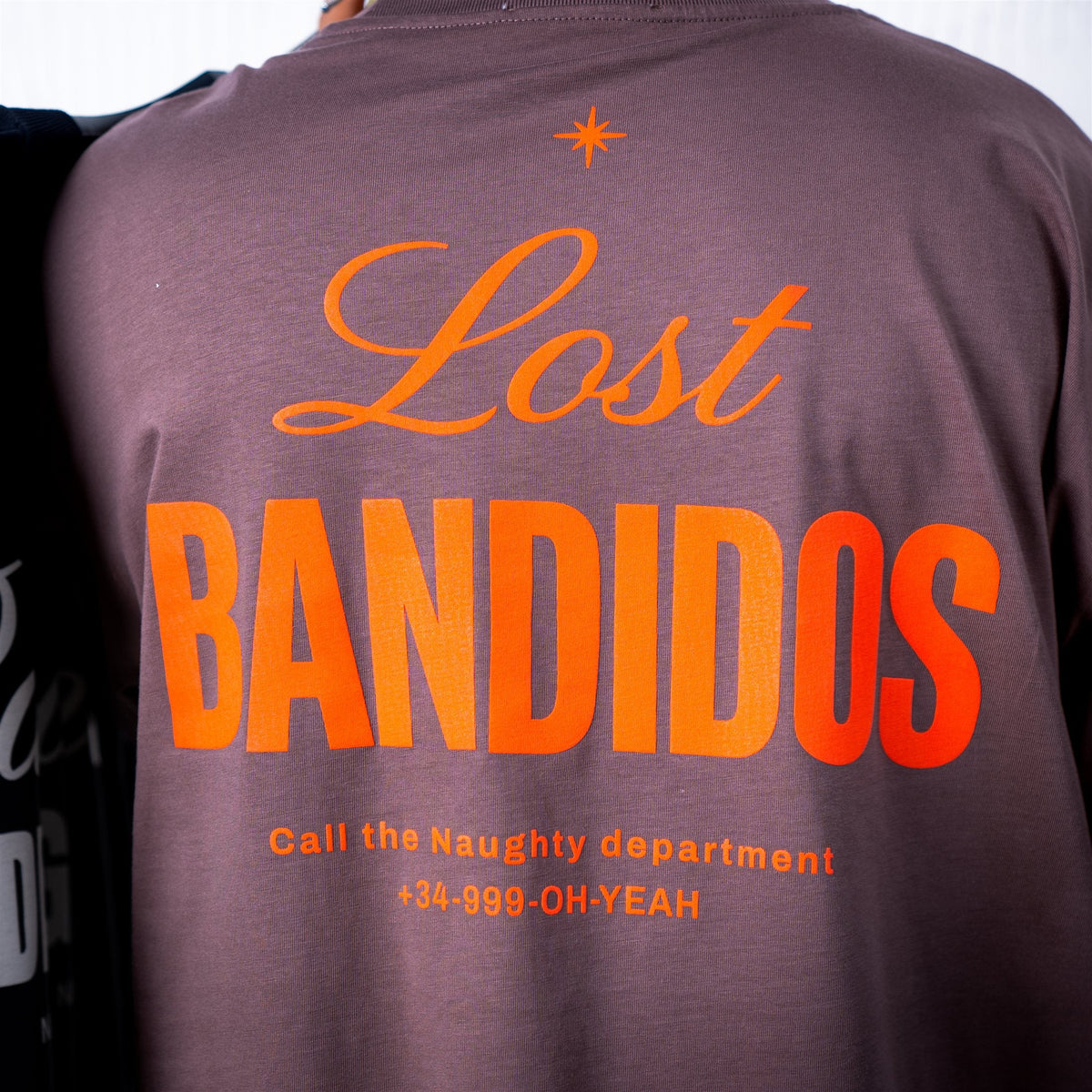 Bandido Essential T-Shirt — Taupe brown & orange (5)
